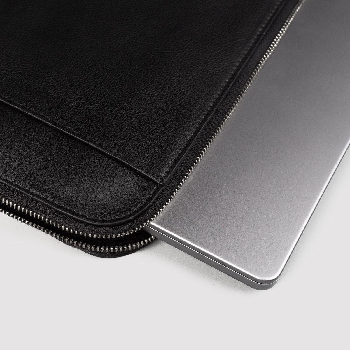 
The Baxter Leather Laptop Sleeve 女士 女士 – alternate product view 4