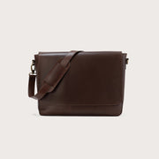 
The Carismatico Vintage Brown Leather Messenger Bag For Men & Women in Vintage Brown Full-Grain Leather - Full Exterior 正面版型与定制立体剪裁轮廓 | 官方商城选购