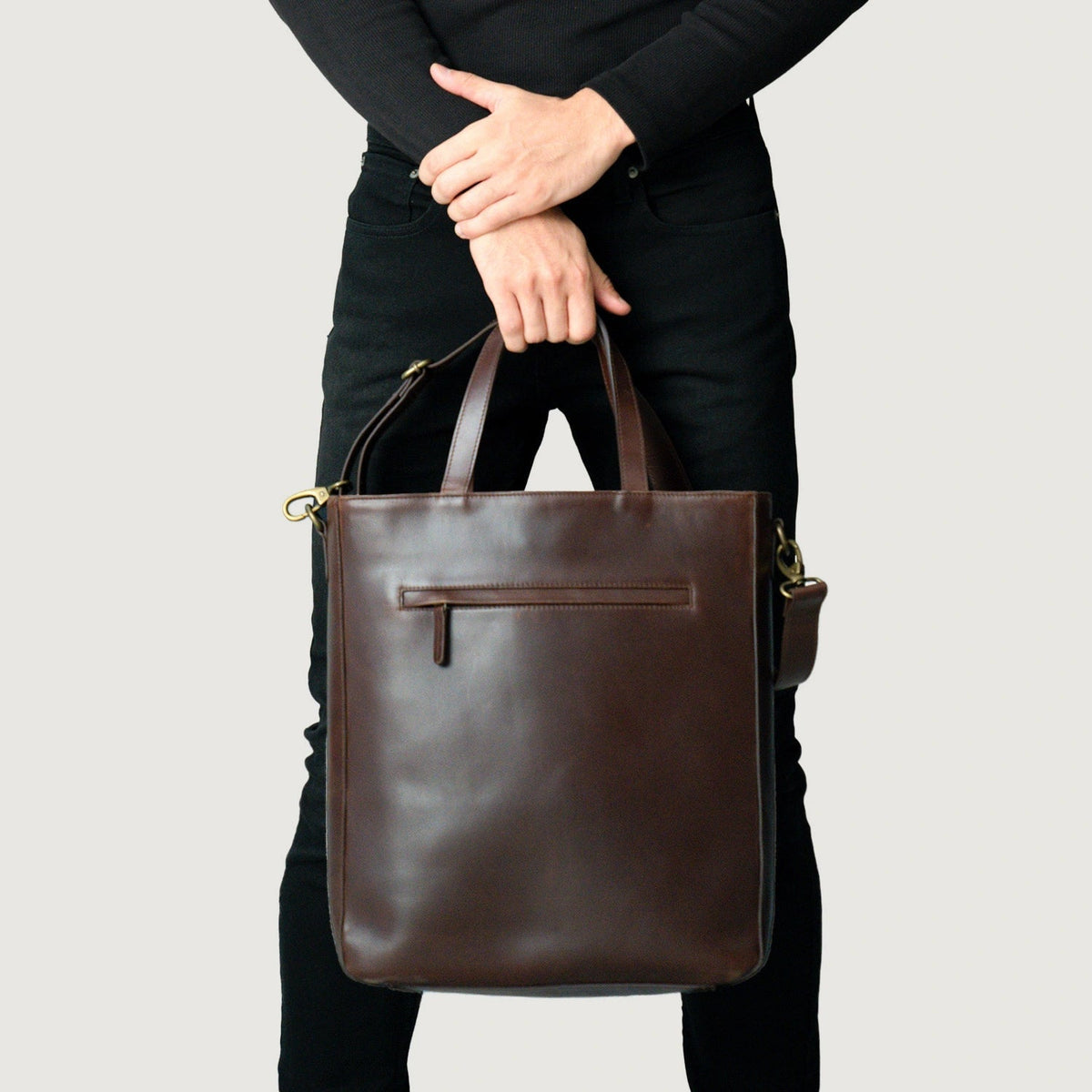 
Everyday Carry Perspective Showing Ergonomic Grab Handle & Strap Comfort
