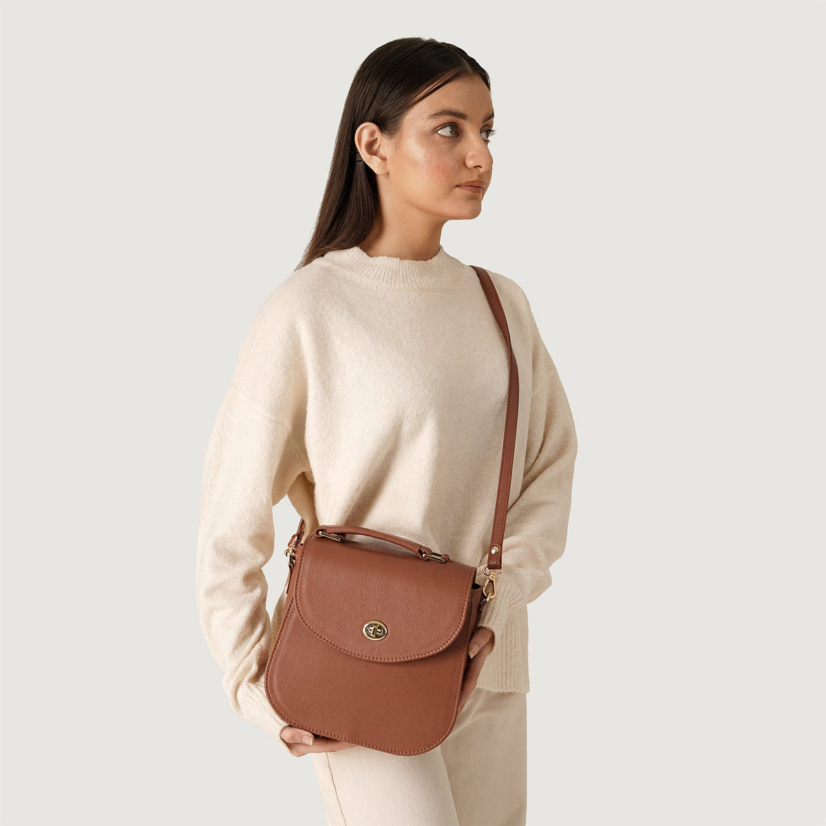 
The Sandra Leather Saddle Bag – alternate product view 9
