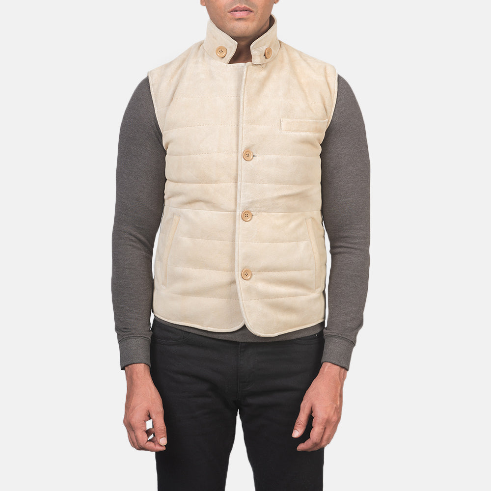 Close-Up Detail of Notch with removable throat latch &amp; Button Hardware on Men's Tony Off-White Suede Vest 男士