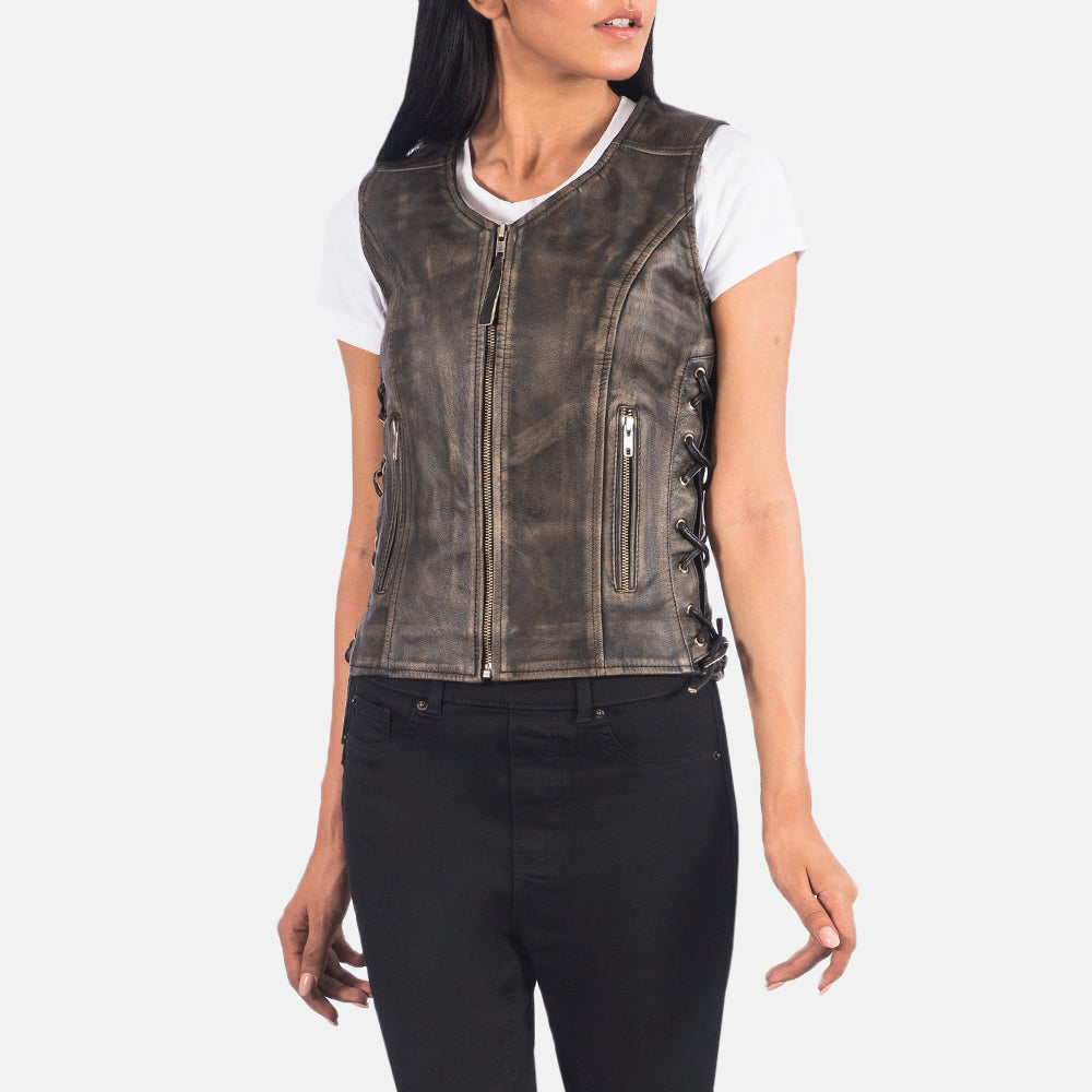 特写细节 of V-neck &amp; Zipper Hardware on Vanda Distressed 棕色 Leather Biker Vest 女士
