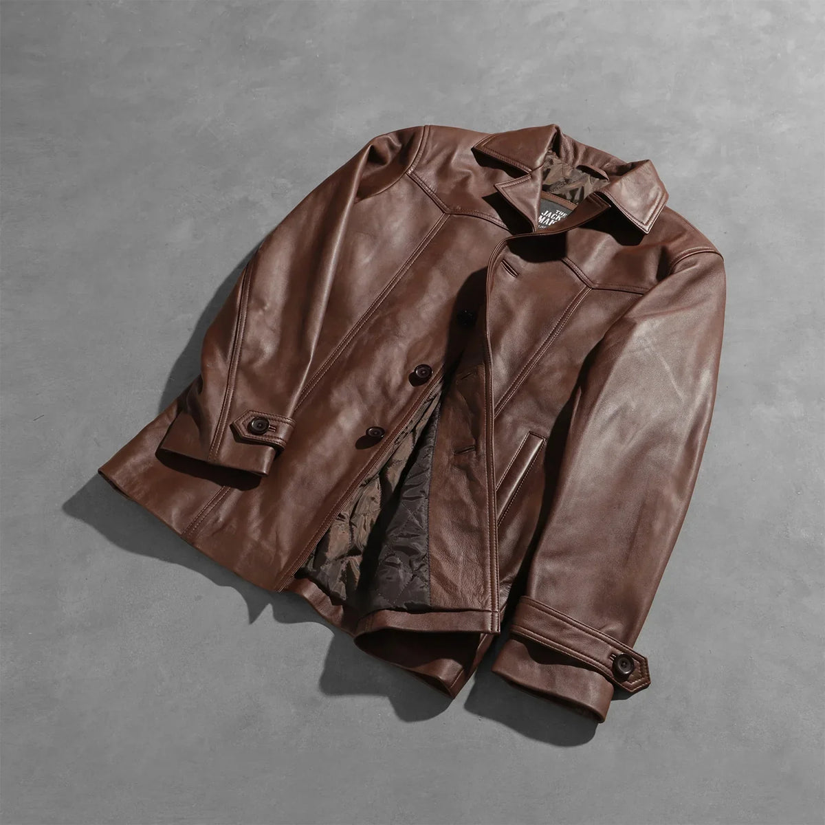 
Open Hem & Hem Craftsmanship Construction Detail on Vincent Alley 复古棕 真皮夹克 男士