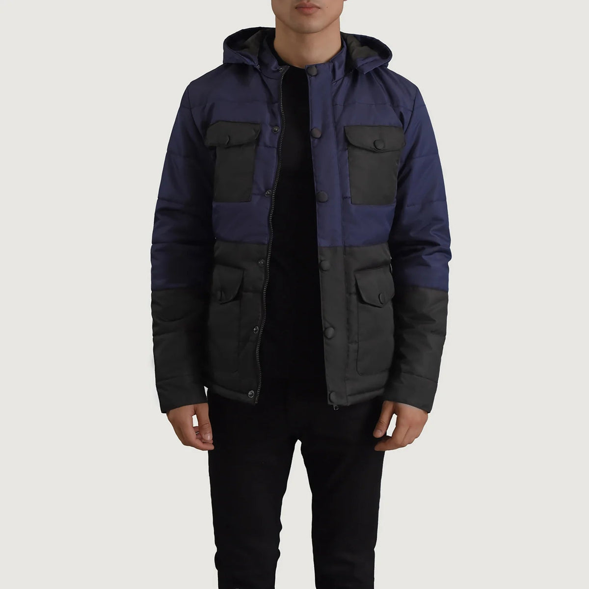 
Wayne 经典黑 & 深海蓝 Hooded Puffer 真皮夹克 男士 in Black + Blue Full-Grain Leather - 正面版型与定制立体剪裁轮廓 | 官方商城选购