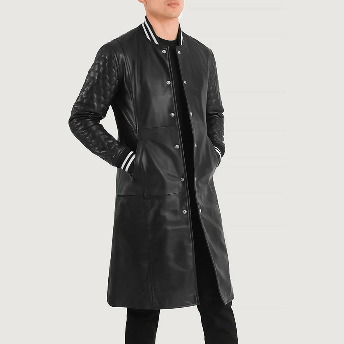 Wilde 黑色 Leather Varsity 真皮大衣 男士 - Lateral Side Profile View Showing Sleeve Cut &amp; Athletic Taper Fit