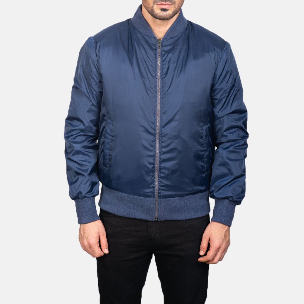 Close-Up Detail of Varsity &amp; Zipper Hardware on Men's Zack Blue 真皮飞行员夹克 男士